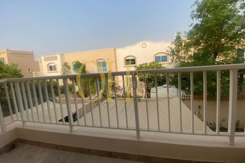 2 bedrooms Townhouse in Al Reef, UAE No. 46528 3