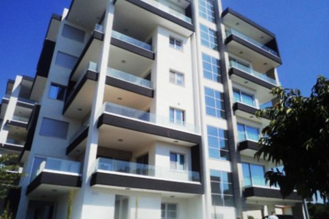 3 dormitorios Apartment en Limassol, Cyprus No. 51471 1