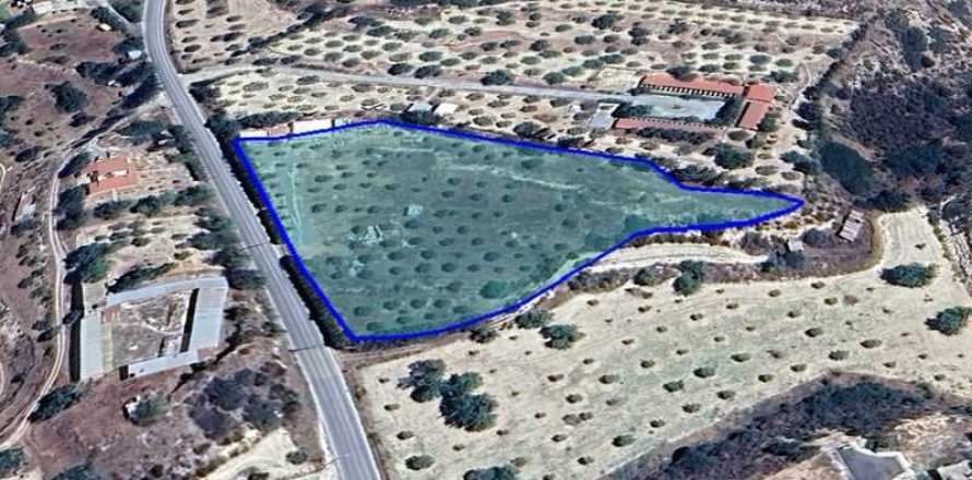 8562m² Land à Fasoula, Cyprus No. 64263