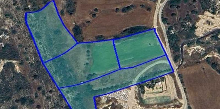 17005m² Land à Agios Athanasios, Cyprus No. 64261