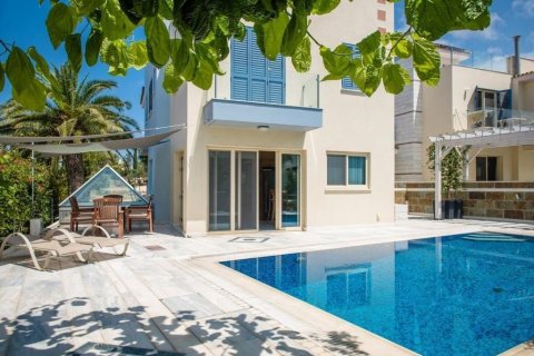 4 bedrooms House in Paphos, Cyprus No. 37266 1