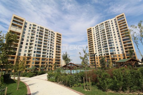 3+1 Apartment in Istanbul, Turkey No. 11238 10