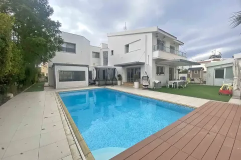 4 dormitorios House en Strovolos, Cyprus No. 29151 2