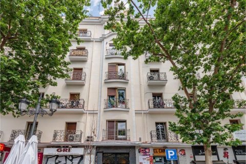 2 bedrooms Apartment in Madrid, Spain No. 27555 1