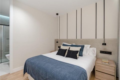 2 dormitorios Apartment en Madrid, Spain No. 27555 8