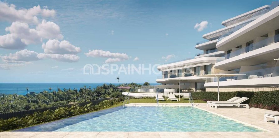 4 bedrooms Penthouse in Estepona, Spain No. 27553