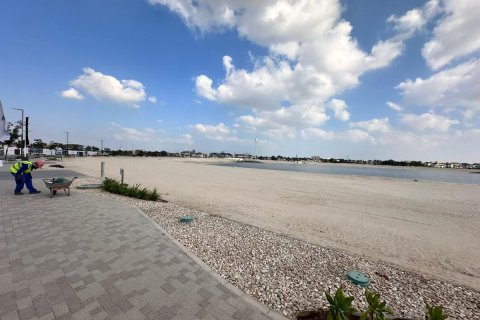 976m² Land in Al Gurm, UAE No. 42230 9