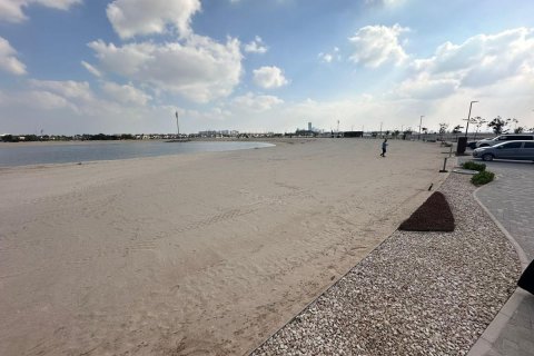 976m² Land in Al Gurm, UAE No. 42230 12