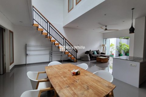 3 bedrooms Villa in South Kuta, Indonesia No. 23220 4