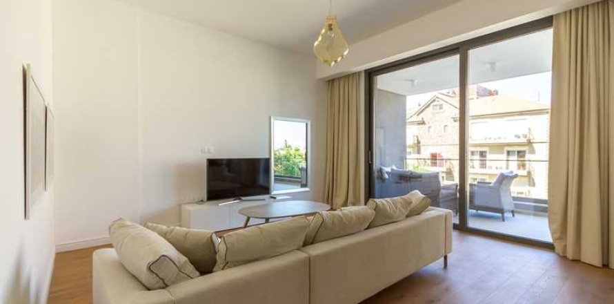 3 bedrooms Apartment in Limassol, Cyprus No. 64120