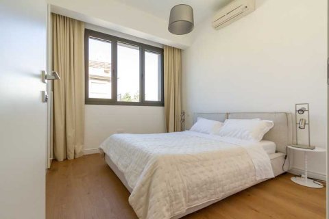 3 bedrooms Apartment in Limassol, Cyprus No. 64120 8