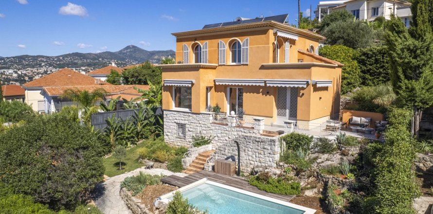 4 bedrooms Villa in Nice, France No. 67408