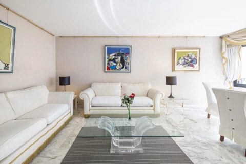 2 dormitorios Apartment en Cannes, France No. 67268 2