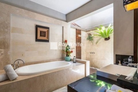 4 bedrooms Villa in Seminyak, Indonesia No. 22926 11