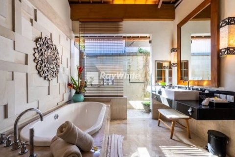 4 bedrooms Villa in Seminyak, Indonesia No. 22926 5