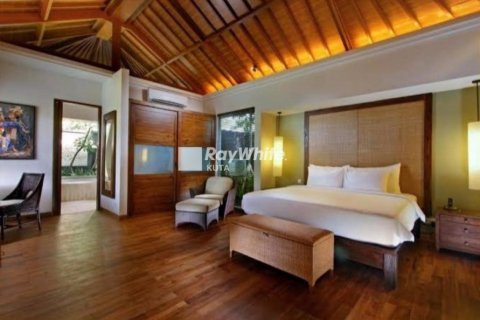 4 bedrooms Villa in Seminyak, Indonesia No. 22926 3