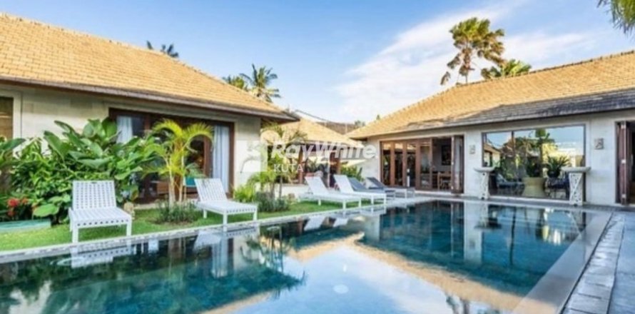 4 bedrooms Villa in Seminyak, Indonesia No. 22926