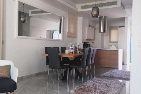 3 bedrooms Villa in Limassol, Cyprus No. 76845 13