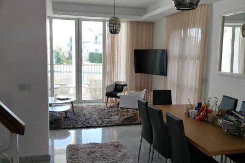 3 bedrooms Villa in Limassol, Cyprus No. 76845 12