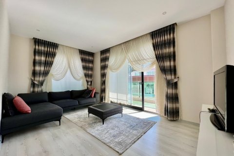 5+1 Apartment in Kargicak, Turkey No. 13937 6