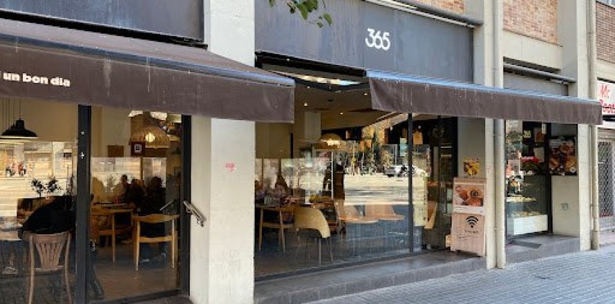 140m² Commercial property en Barcelona, Spain No. 25324