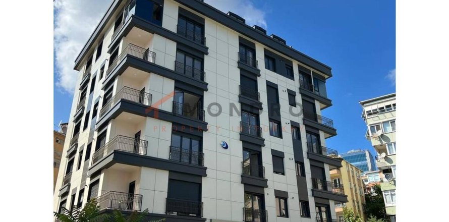 5+1 Apartment en Besiktas, Turkey No. 17419