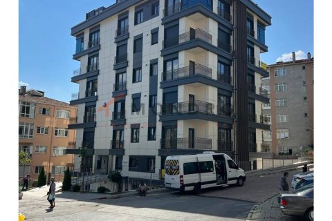 5+1 Apartment en Besiktas, Turkey No. 17419 10