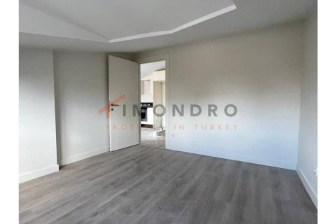 5+1 Apartment en Besiktas, Turkey No. 17419 7