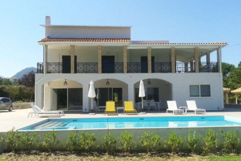 4 bedrooms Villa in Zakynthos, Greece No. 28129 1