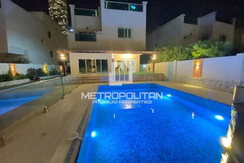 4 bedrooms Villa in Jumeirah Village Circle, UAE No. 7554 1