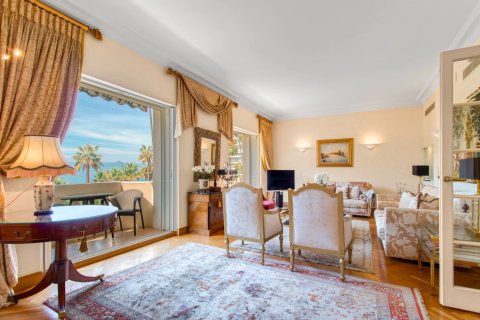 3 dormitorios Apartment en Cannes, France No. 68024 3