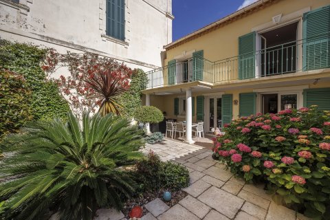 5 dormitorios House en Cannes, France No. 68023 3