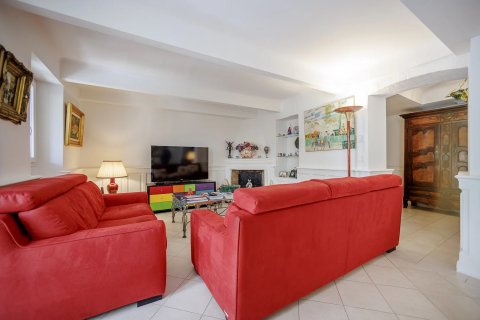 5 dormitorios House en Cannes, France No. 68023 4