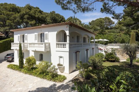 4 bedrooms Villa in Vallauris, France No. 68011 2