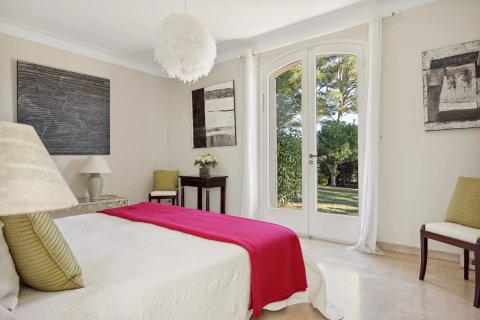 4 bedrooms Villa in Vallauris, France No. 68011 10