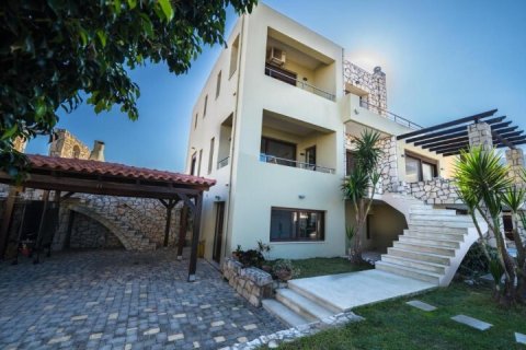 300m² Villa en Souda, Greece No. 55631 6