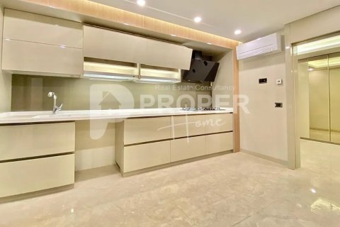 5 rooms Apartment in Konyaalti, Turkey No. 12647 1