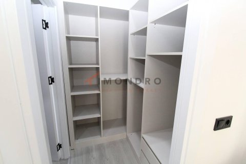 4+1 Appartement à Bueyuekcekmece, Turkey No. 17033 21