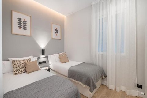 2 bedrooms Apartment in Madrid, Spain No. 27516 13