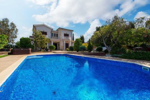 4 bedrooms Villa in Kouklia, Cyprus No. 30968 3