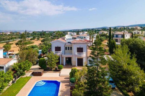 4 bedrooms Villa in Kouklia, Cyprus No. 30968 2