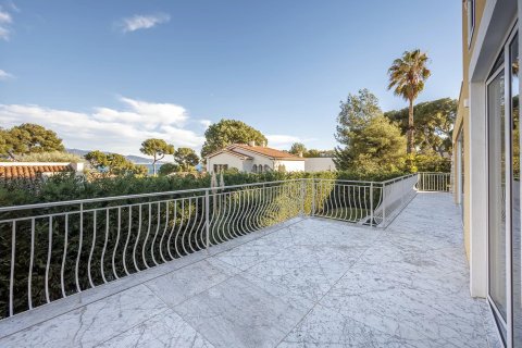 4 bedrooms Villa in Roquebrune-Cap-Martin, France No. 68131 11