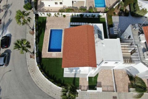 4 bedrooms Villa in Larnaca, Cyprus No. 28643 3