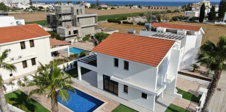 4 bedrooms Villa in Larnaca, Cyprus No. 28643