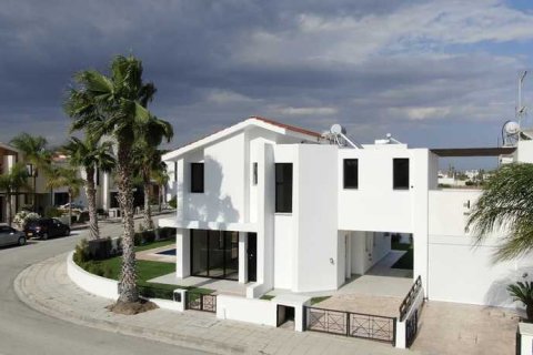 4 bedrooms Villa in Larnaca, Cyprus No. 28643 6