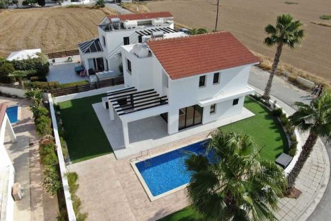 4 bedrooms Villa in Larnaca, Cyprus No. 28643 2