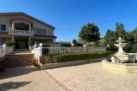 5 bedrooms House in Fasoula, Cyprus No. 30441 7