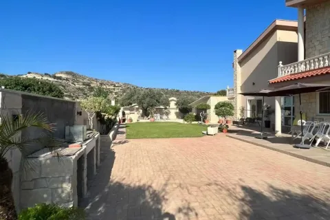 5 bedrooms House in Fasoula, Cyprus No. 30441 2