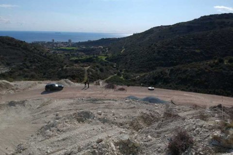 1167m² Land en Agios Tychonas, Cyprus No. 75755 3