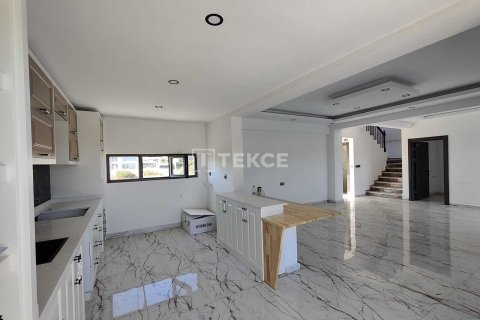 3+1 Villa à Serik, Turkey No. 21628 13